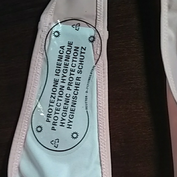 Bikini - Picture 3 of 5